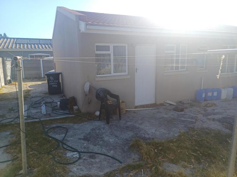 2 Bedroom Property for Sale in Grassy Park Western Cape